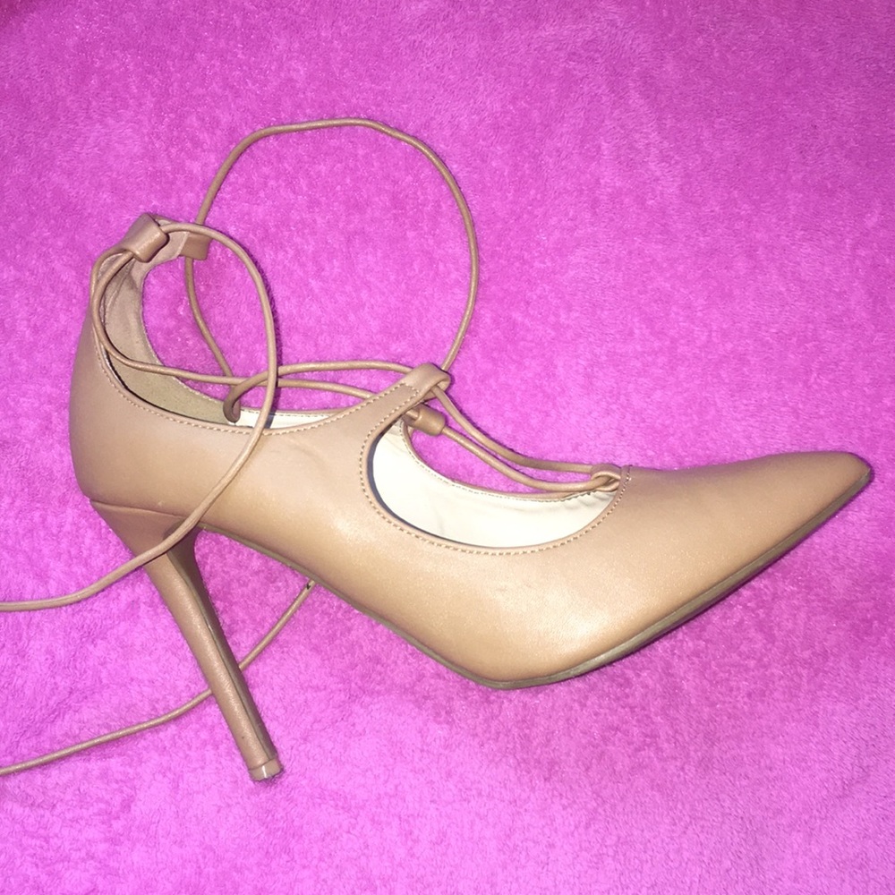 Nude heels 👡